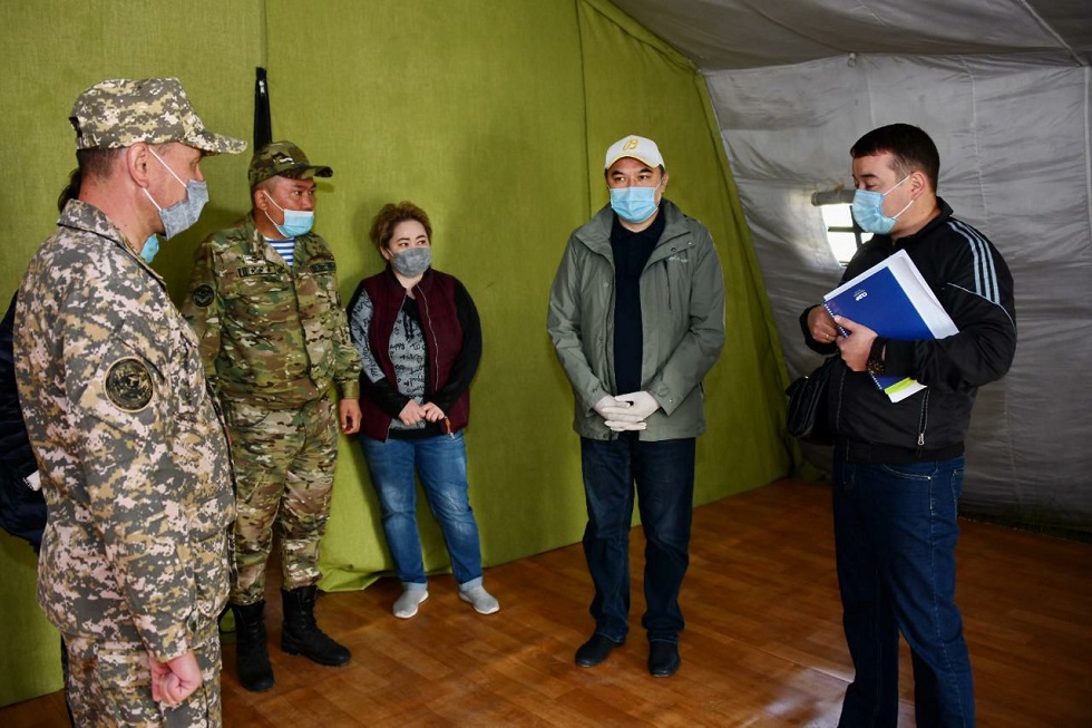 Первый мобильный полевой госпиталь для пациентов с коронавирусом развернули в Алматы
