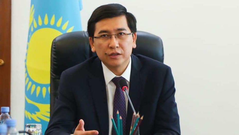 Учителей освободили от излишней отчетности в Казахстане