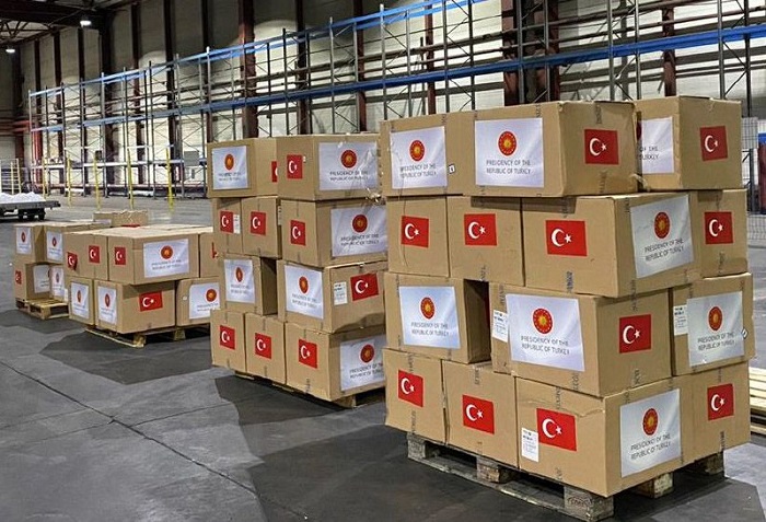 Турция передала Казахстану медпрепараты и гуманитарную помощь 
