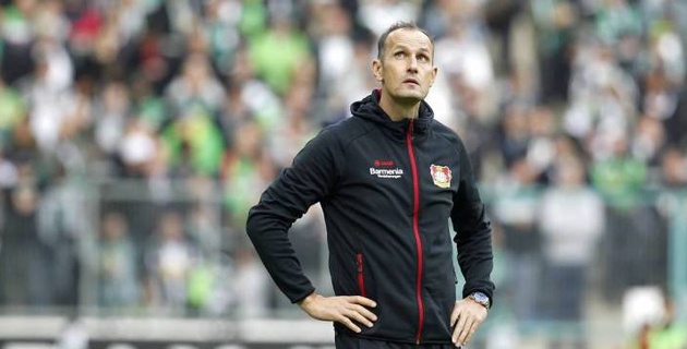 Тренер немецкого клуба пропустит старт бундеслиги из-за похода за зубной пастой