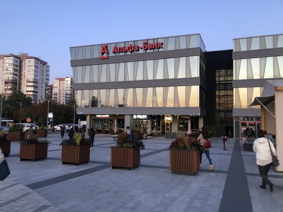 Работа обменников и банков продлена в Алматы и Нур-Султане