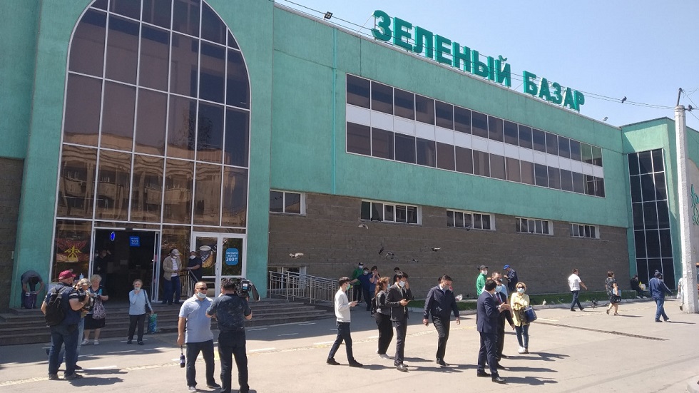 Нарушения на Зеленом базаре выявил главный государственный санврач Алматы
