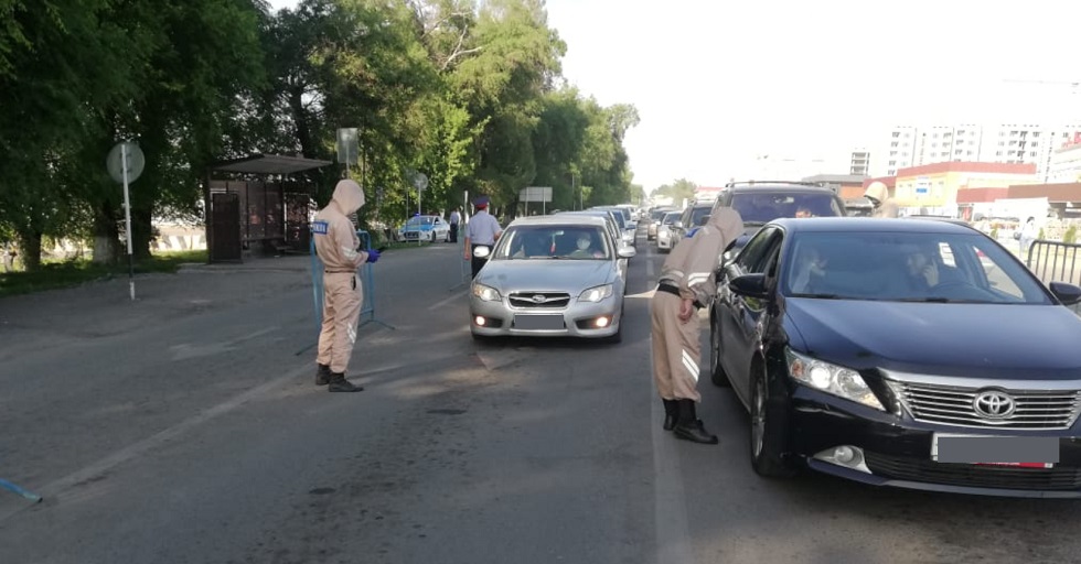 Силы полицейских увеличены в два раза на блокпостах в Алматы