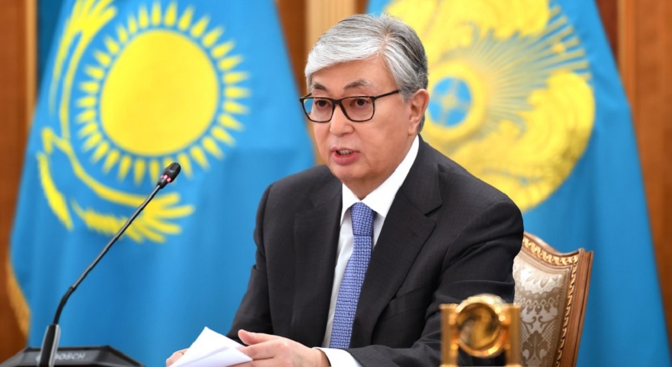 Сохраняется угроза второй волны коронавируса - Президент Казахстана 