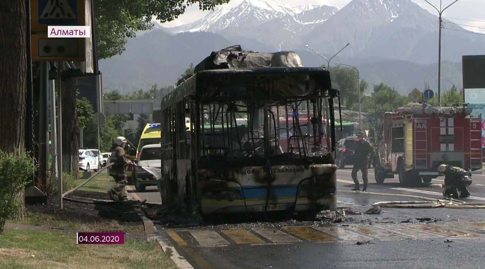 Причину возгорания пассажирского автобуса назвали в ДЧС Алматы