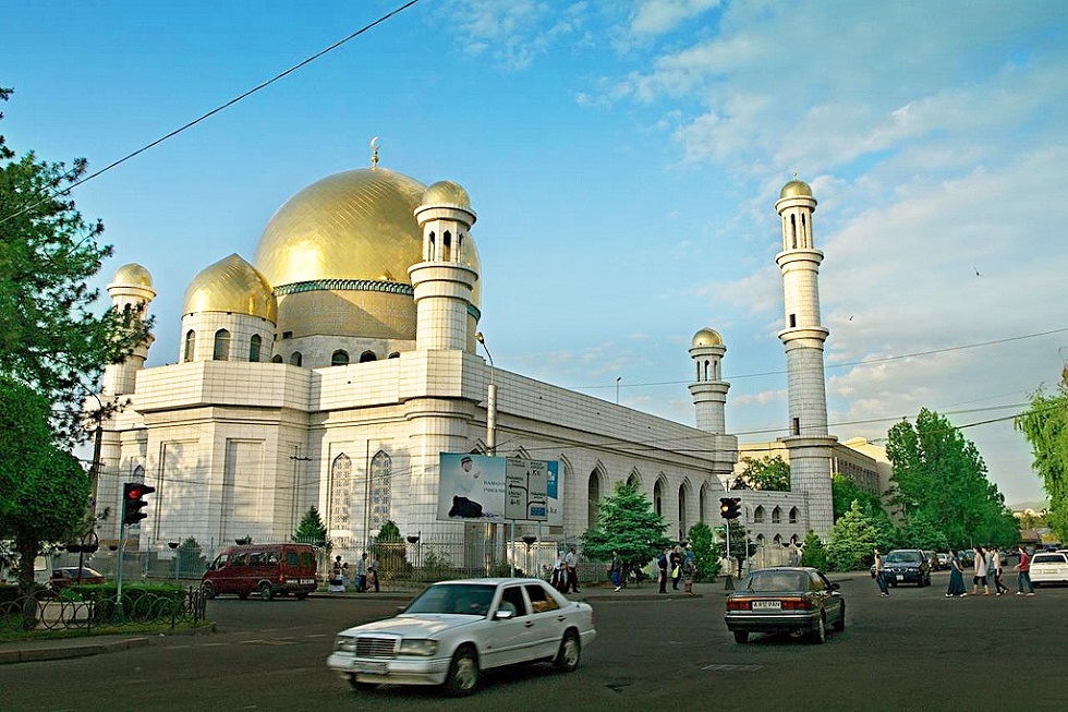 Коллективное чтение намаза в мечетях Алматы пока не разрешено - ДУМК