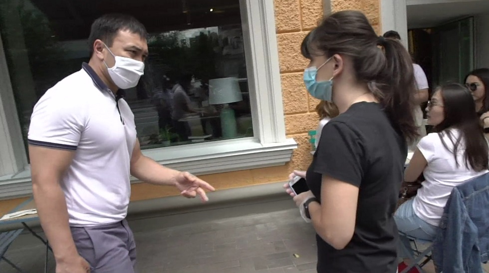 Карантинные выходные: ряд нарушений выявили в летних кафе, расположенных в Алмалинском районе Алматы