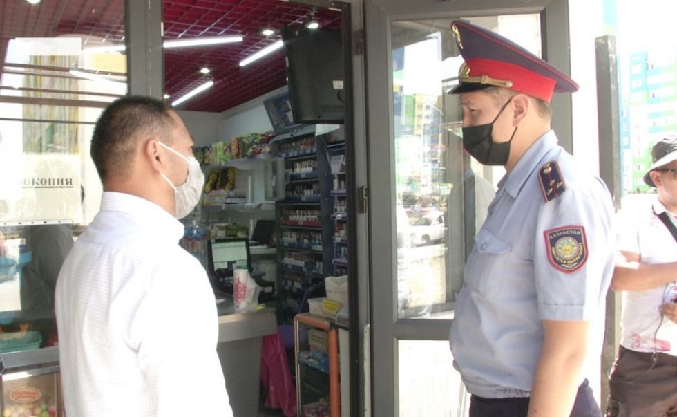 Свыше 100 объектов закрыли за нарушение эпидтребований в Медеуском районе Алматы