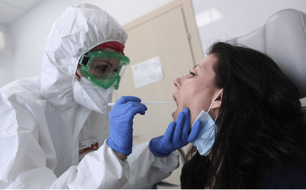 Отрицательный ПЦР-тест на коронавирус у людей с пневмонией допустим: главный санврач Казахстана