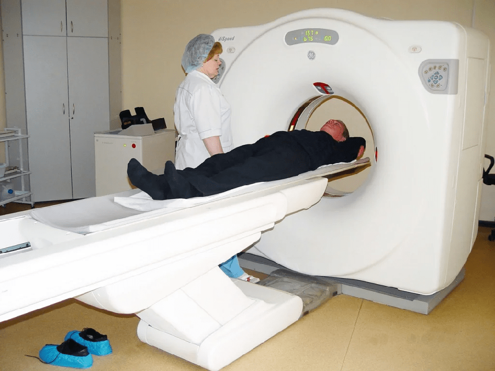 Кому нужно делать МРТ мозга после заражения КВИ, рассказали врачи