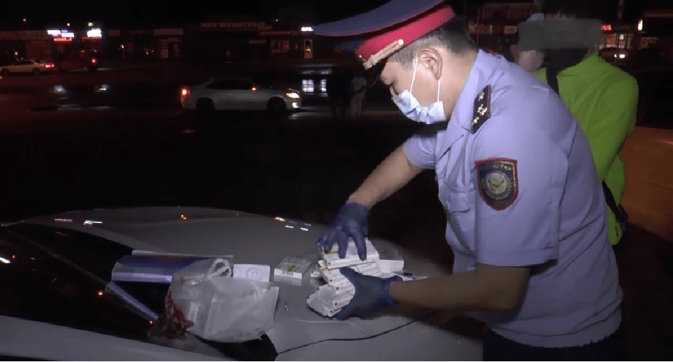 Алматы полициясы: Опа-далап дүкені жер асты дәріханасын ашқан