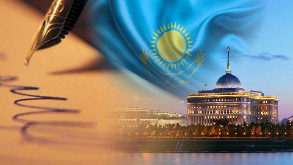 Президент РК посмертно присвоил звание "Герой труда Казахстана" двум врачам