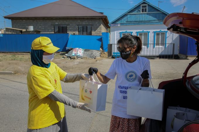 Жителям Атырау бесплатно раздают лекарства на сумму 30 миллионов тенге