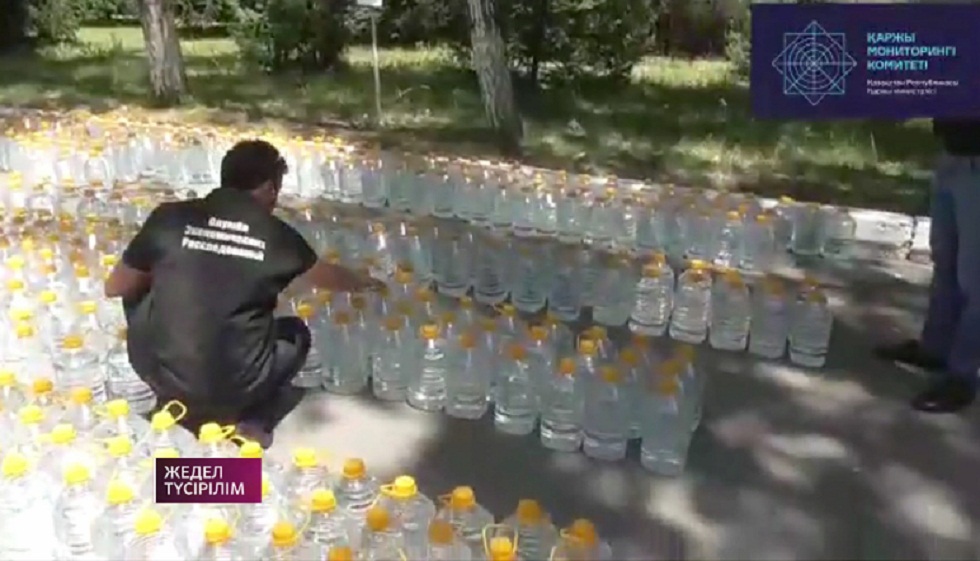 Пять тысяч литров контрабандного спирта пытался перевезти на своей машине житель Алматинской области 