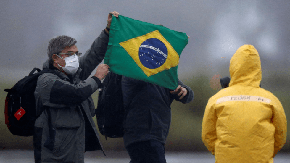 В Бразилии вновь резко возросло количество заразившихся COVID-19