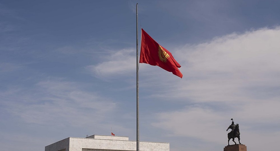 День траура по погибшим от COVID-19 пройдет в Кыргызстане  