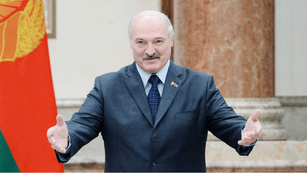 Перенес на ногах: Александр Лукашенко признался, что переболел COVID-19