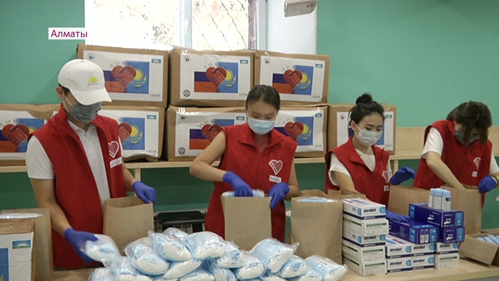 Гуманитарную помощь из России доставили волонтеры в социальные объекты Алматы