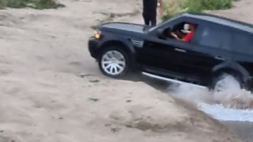 Полицейские установили личность водителя Range Rover, который заехал в речку Большая Алматинка
