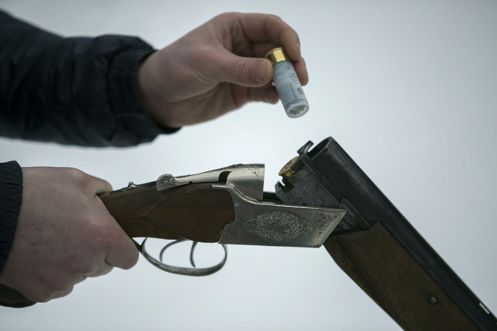 Пьяный алматинец стрелял из охотничьего ружья по участковому инспектору 