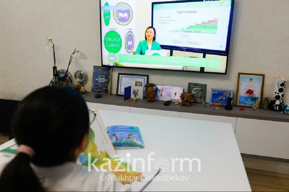 В Алматы снимают видеоуроки для школьников