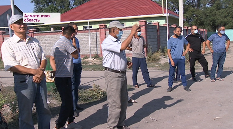 Зловоние повсюду: в Алматинской области разгорелся скандал между жителями и птицеводом