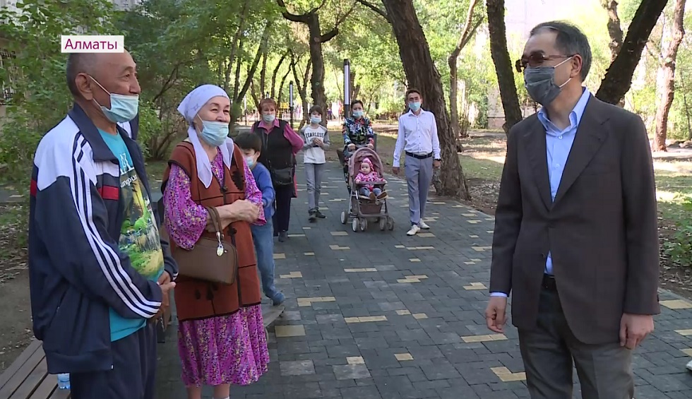 Благоустройство в Жетысуском районе: аким Алматы ознакомился с проведенной работой 