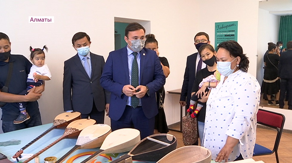 Экологический швейный цех для многодетных матерей открылся в Алматы  