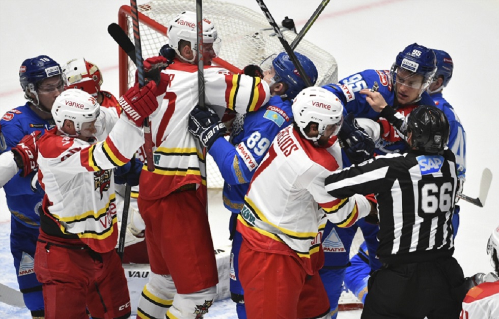 Хоккей: "Барыс" выиграл первый домашний матч в новом сезоне КХЛ