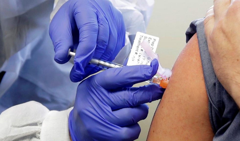 Стоимость вакцинации от COVID-19 озвучили в Минздраве 