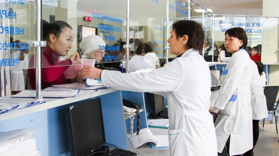 Алматинцы могут сменить поликлинику в течение двух месяцев
