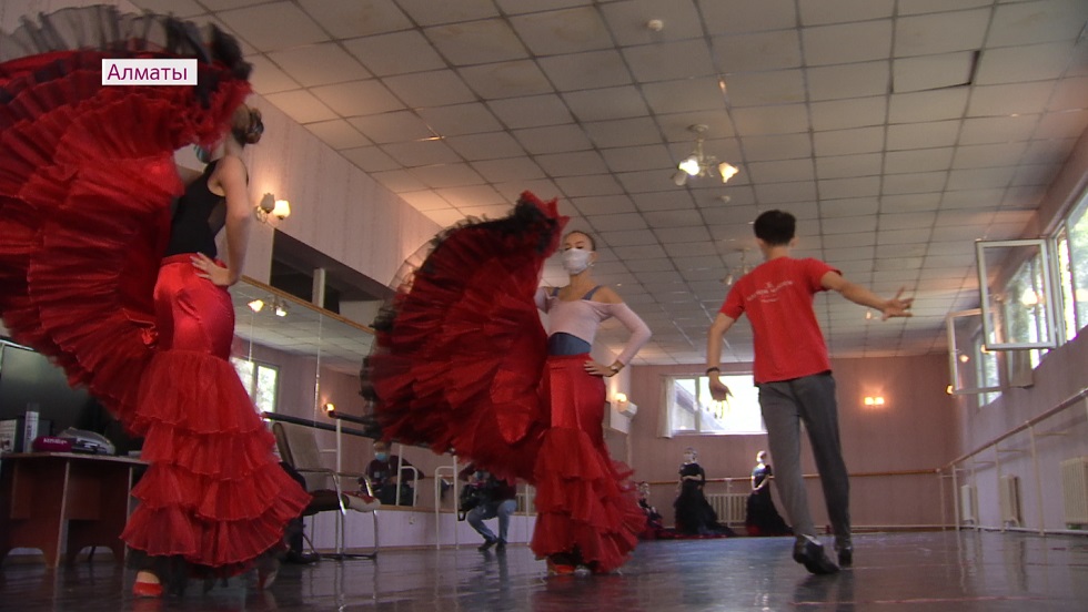 Легенда казахстанского балета Булат Аюханов готовит новую постановку
