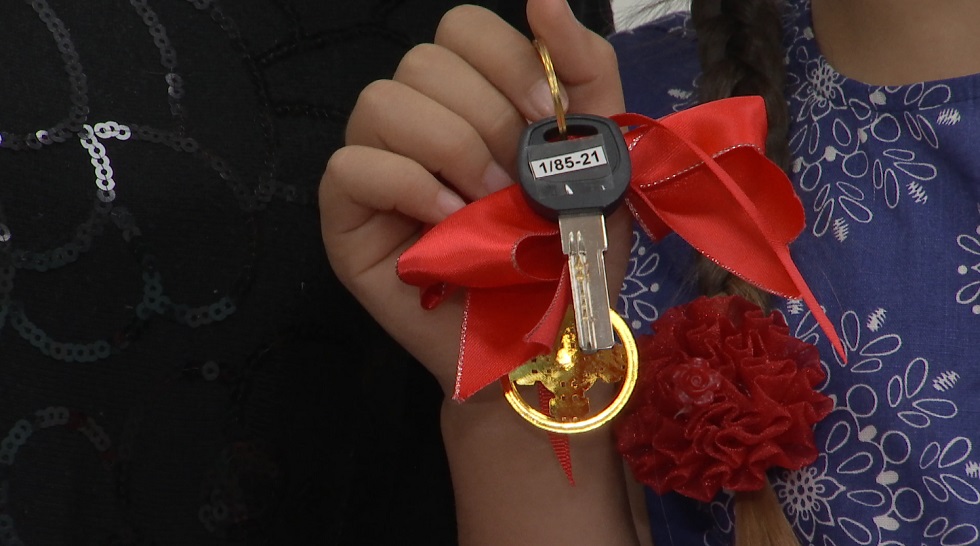 В Алматы ко Дню города 265 семей получили ключи от квартир