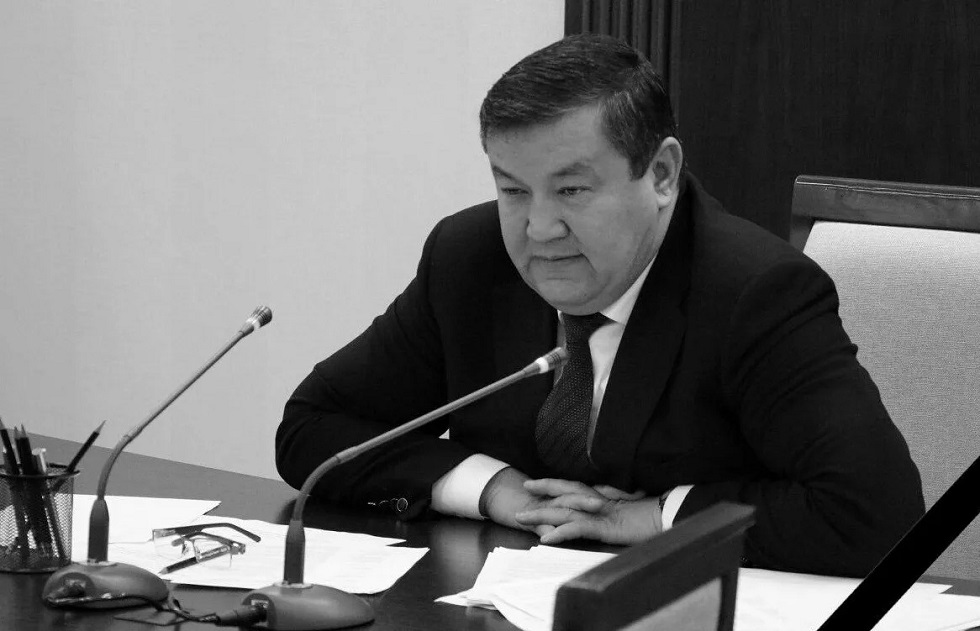 Өзбекстанның вице-премьері коронавирустан көз жұмды