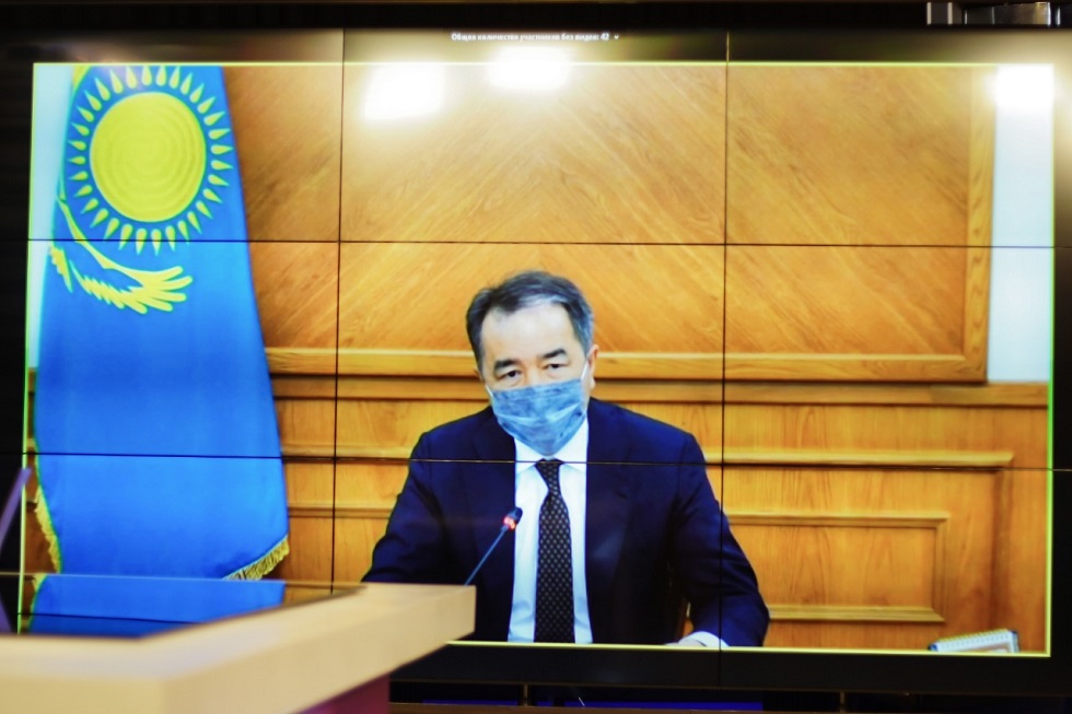 Бакытжан Сагинтаев еженедельно отвечает на вопросы горожан в прямом эфире