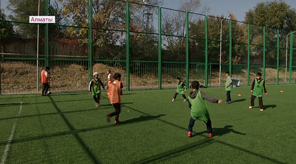 В Турксибском районе Алматы открылись пять бесплатных спортивных площадок