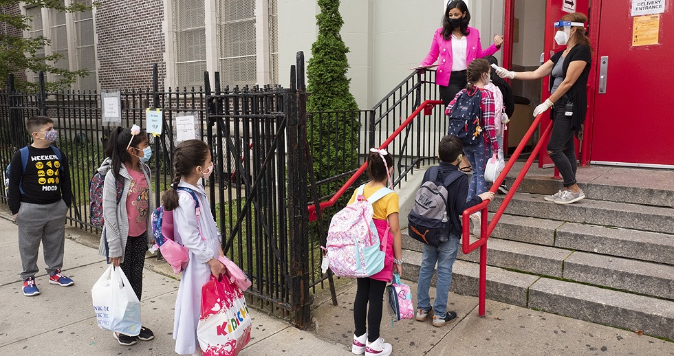 Коронавирус: в Нью-Йорке закрываются школы и детские сады