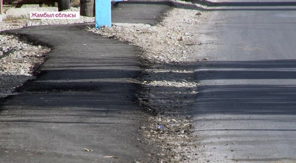 Жылан ізіне ұқсаған жол: Жамбыл облысында жолдың сапасына байланысты тағы да шу шықты