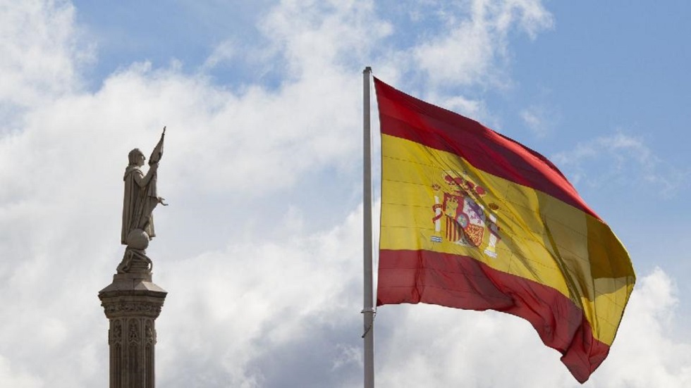 Власти Испании уравняли зарплаты мужчин и женщин