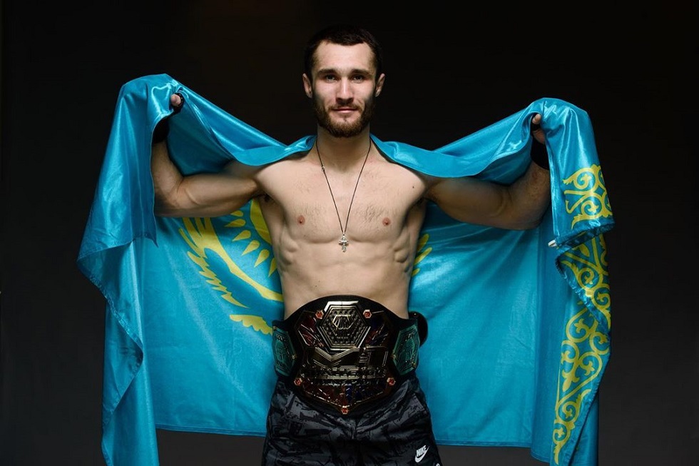 Дебютный бой казахстанца Морозова в UFC сорвался