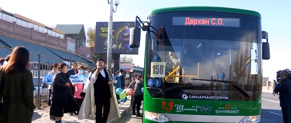 На шымкентском автобусе проехался Абай Кунанбаев