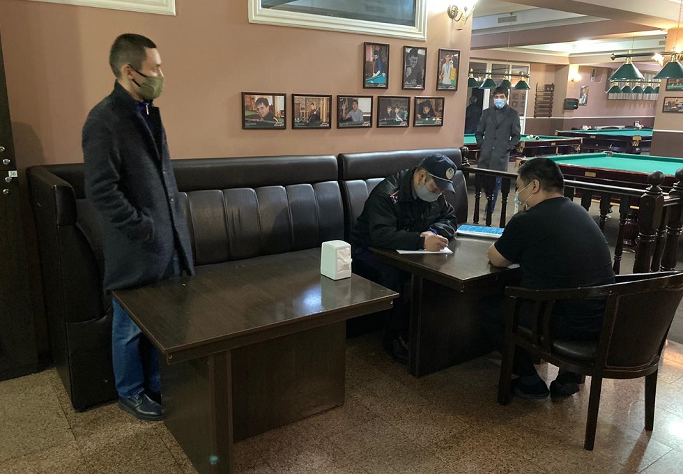 На контроле мониторинговых групп: в Алматы выявлены еще 17 объектов с нарушениями саннорм