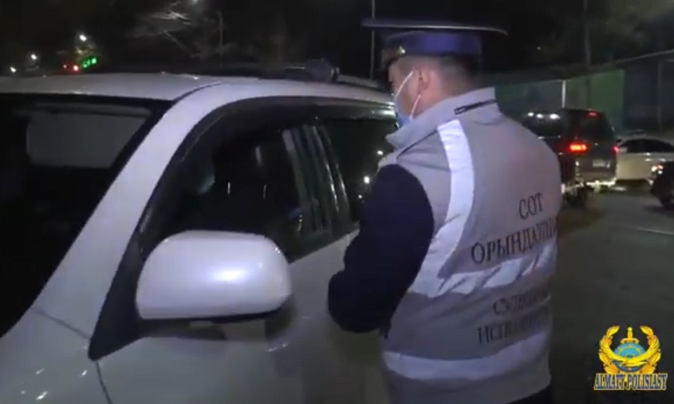 В Алматы задержали водителя Toyota, задолжавшего 27 млн тенге 