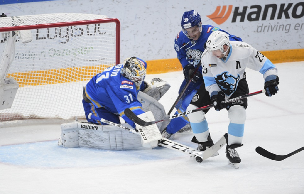 Хоккей: «Барыс» уступил минскому «Динамо» в домашнем матче КХЛ