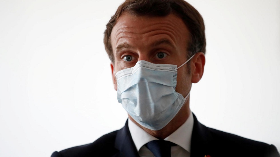 Президент Франции исключил возможность отмены карантина в стране