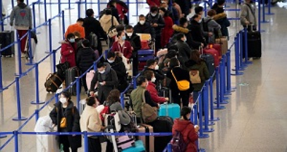 Шанхай әуежайынан 14 мың адам шыға алмай отыр
