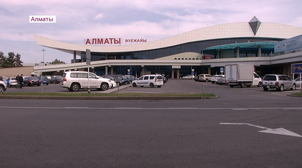 Строгий эпидемиологический контроль продолжает действовать в Международном аэропорту Алматы