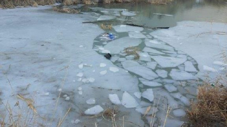 Двое детей провалились под лед в Жамбылской области