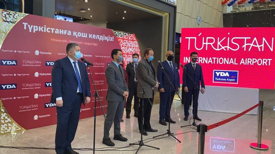 Туркестанский аэропорт принял первый регулярный рейс