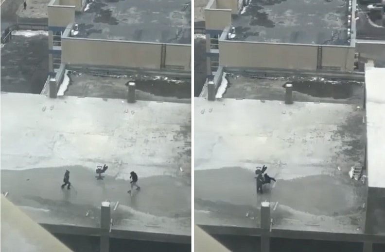 Опасные забавы: дети в Актау играли в хоккей на крыше строящейся многоэтажки